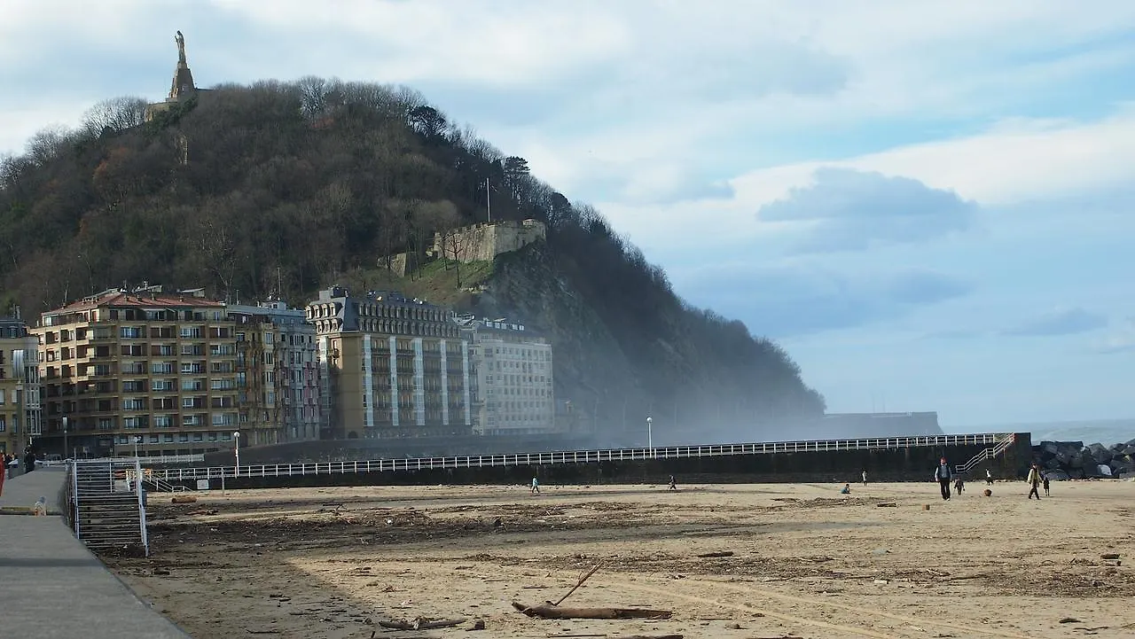 Pension Aia San Sebastian Guest house